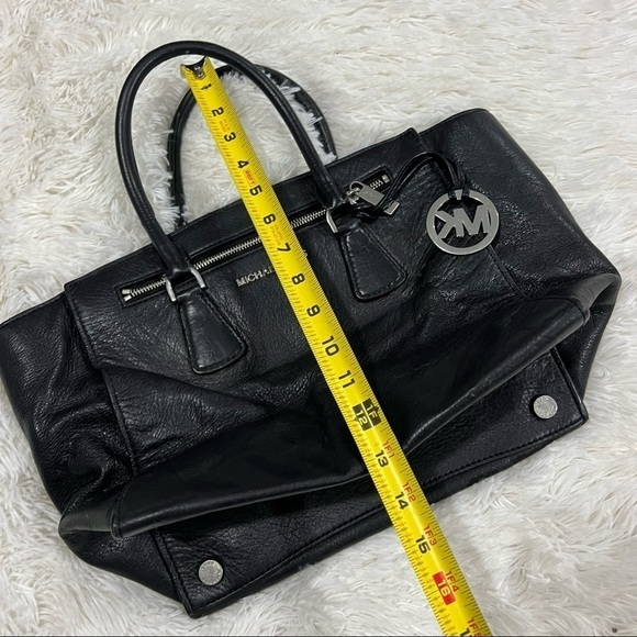 Michael Kors Sophie Saffiano Pebbled Leather Bag - Picture 5 of 11